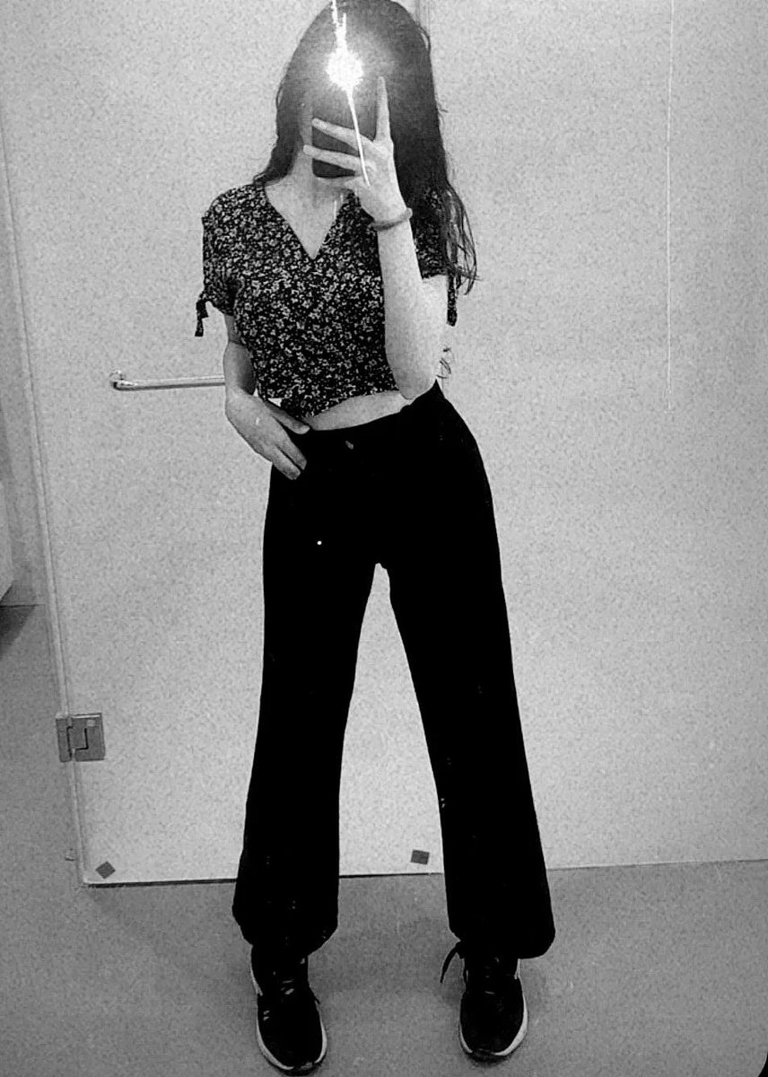 vvanshi29's tweet photo. last night outfit👤 https://t.co/ZBol2CZnN7