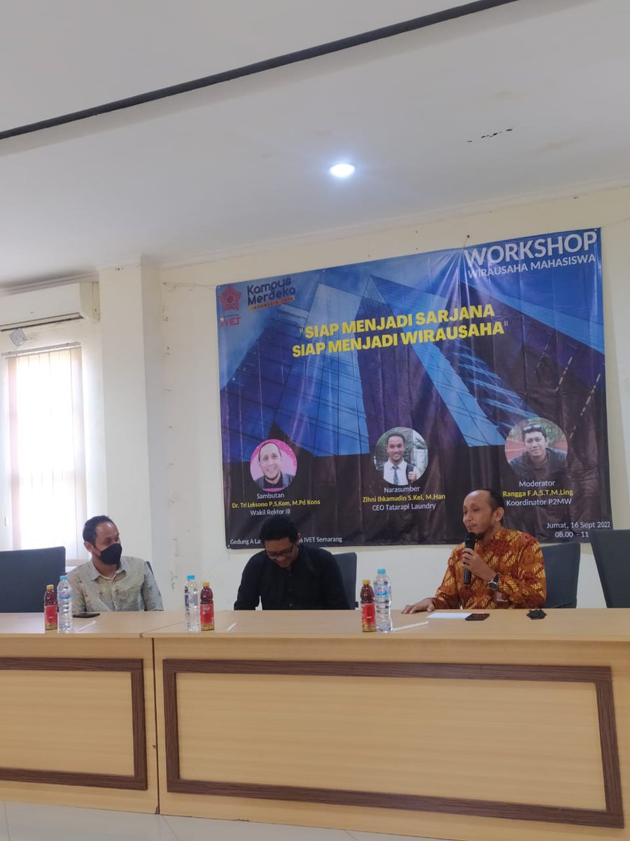 Zihnii's tweet photo. Alhamdulillah masih diberi kesempatan untuk bisa belajar bersama para senior di kampus IVET Semarangivet https://t.co/a5lc6eiXsM