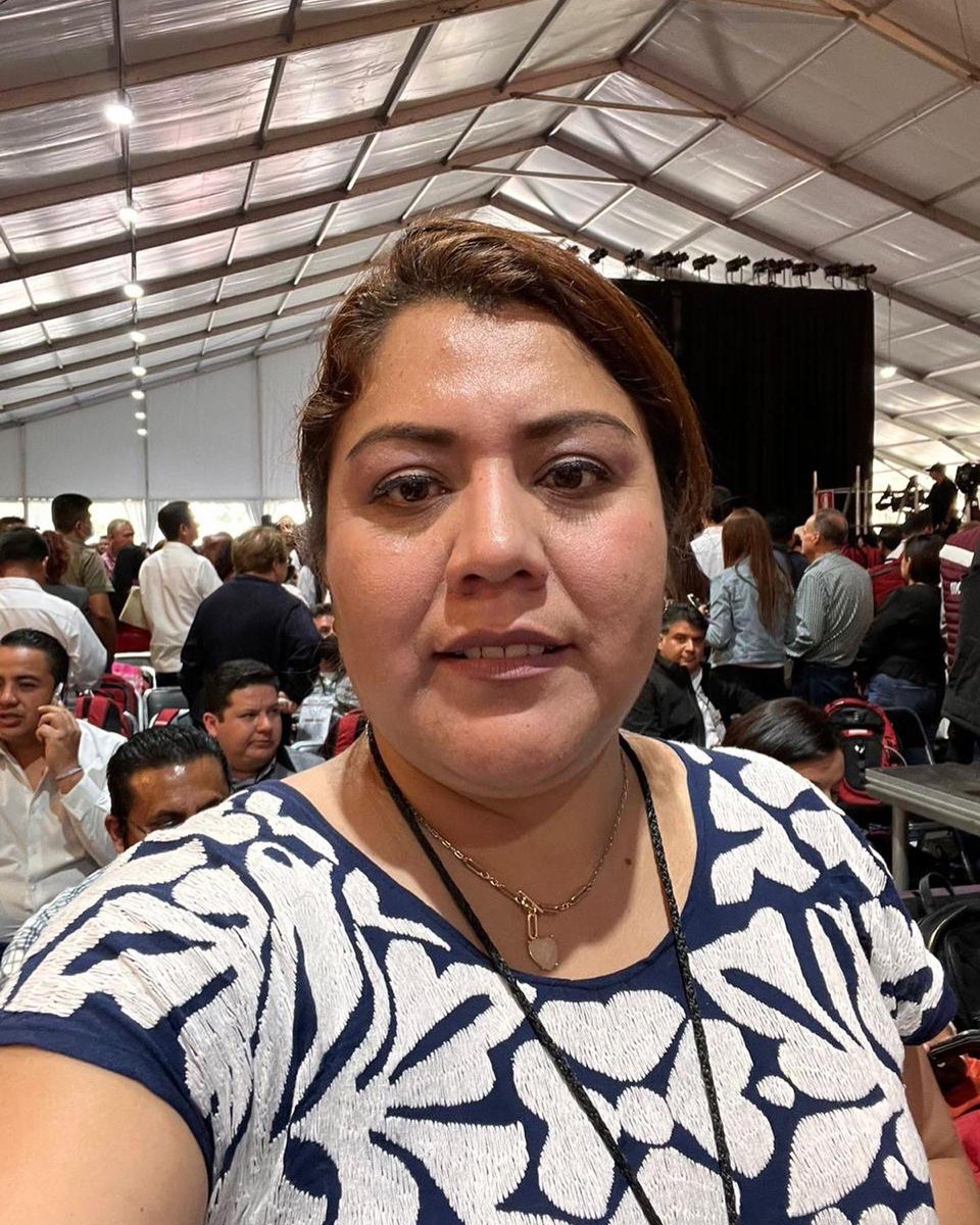 bereheca's tweet photo. Hoy estuvimos presentes respaldando a nuestro movimiento en el 3er congreso nacional de @PartidoMorenaMx. 

¡ES UN HONOR ESTAR CON OBRADOR! 🇲🇽 https://t.co/guQyJm4SIK