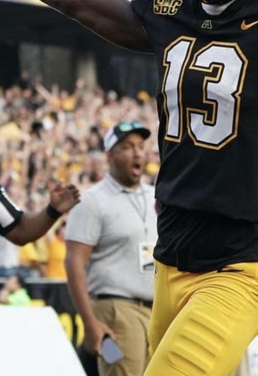 AppStateHQ's tweet photo. My new favorite thing might be looking at everyone’s reaction in the background of all the pictures coming out #GoApp #BeatTroy https://t.co/QIiUiuae5O