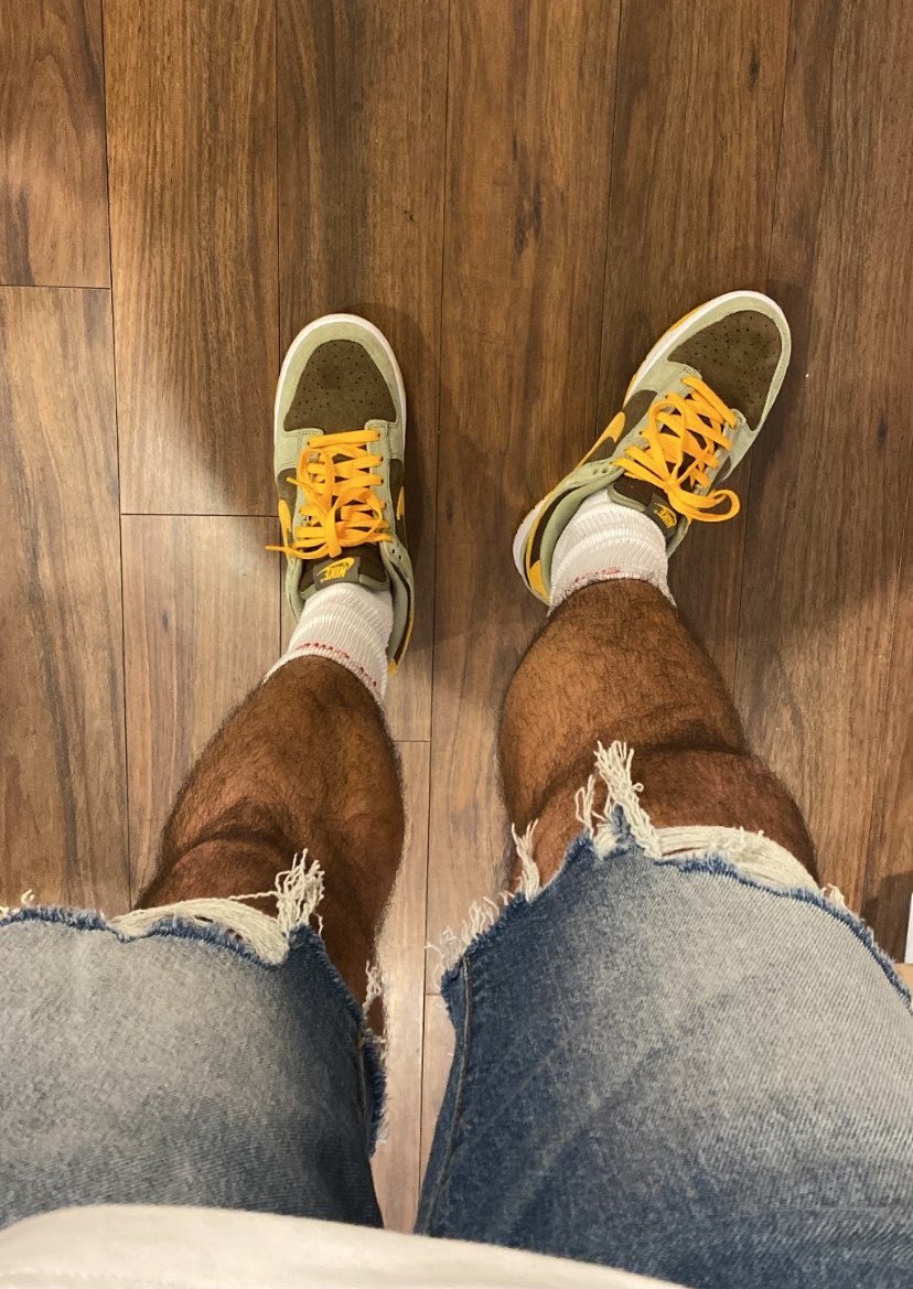 UNDS these dusty olives dunks tonight. These are fire on foot.
#nike #nikedunk
