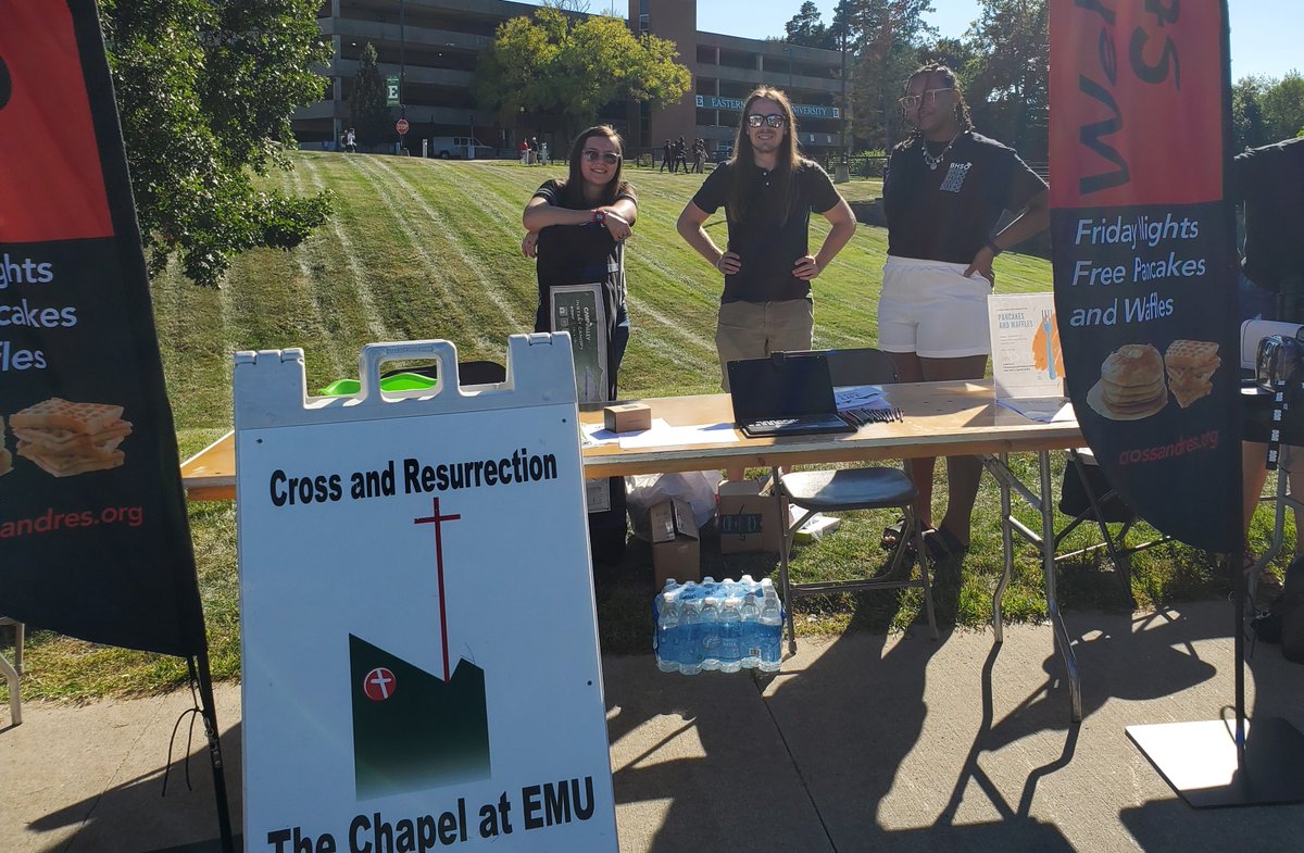 pastorbryans's tweet photo. Thankful for Bethany, Valencia and Jonathan who "tabled" at Eaglefest to get the word out about Pancakes and other Student Activities. It was 85F! The week before they were at Concordia as well. Cross and Resurrection, the Chapel at EMU. #emu #students #pancakes #ypsi https://t.co/gZ9wd53ZZh
