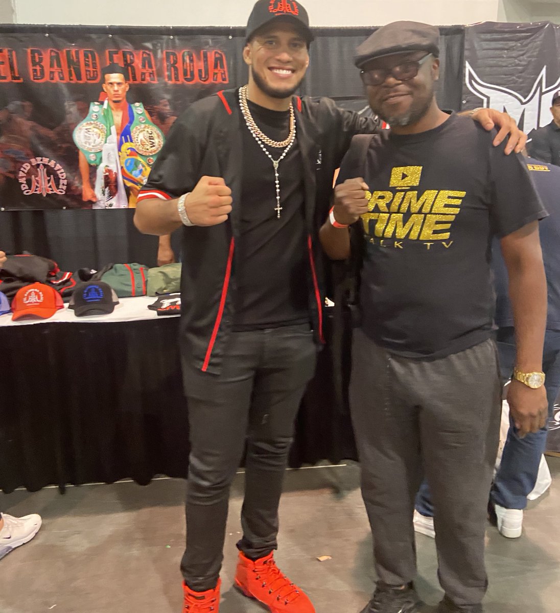 primetimetalktv's tweet photo. David Benavidez jr. & @primetimetalktv #boxingexpo https://t.co/cHbWclgAfs