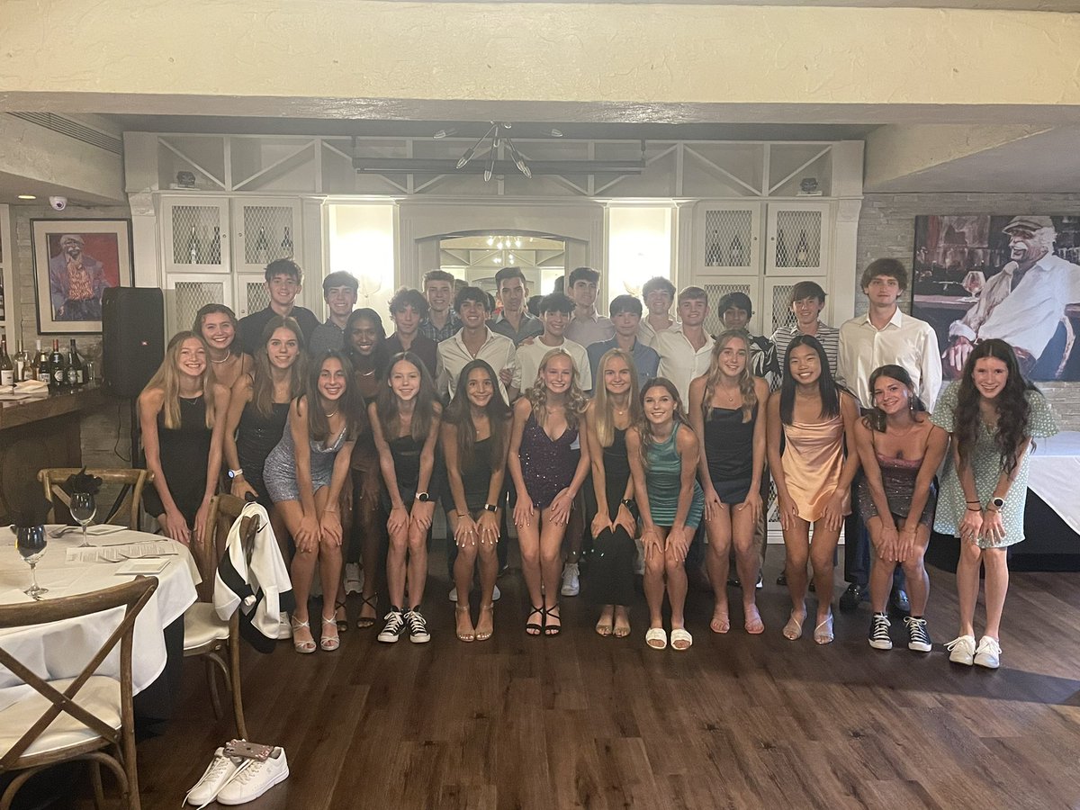 CarrollCXC's tweet photo. CXC Homecoming dinner in California https://t.co/tjkg6zeroy