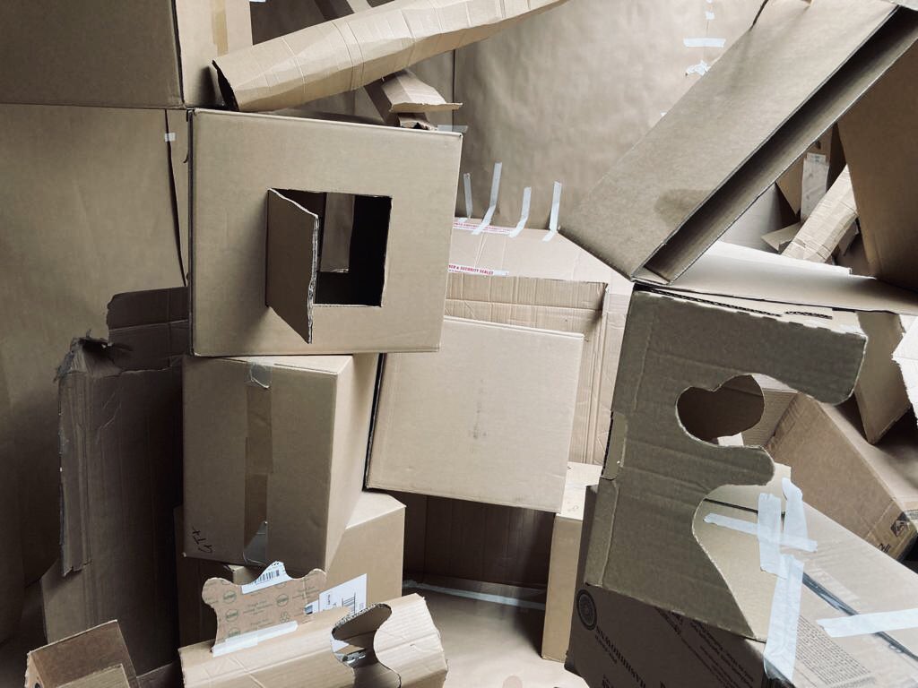 Tunnels, labyrinths, spaces within spaces, responding to the work of Gregor Schneider for our new #alevelart project. Next stop, photographing, drawing, small cardboard models…watch this space! #secondaryart 📦📦📦📦📦📦