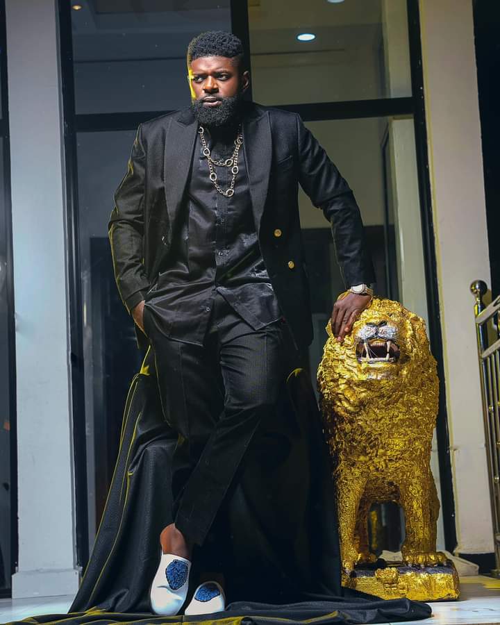 BONACHUCKS's tweet photo. The Lion him self https://t.co/hfWWrfwZBI