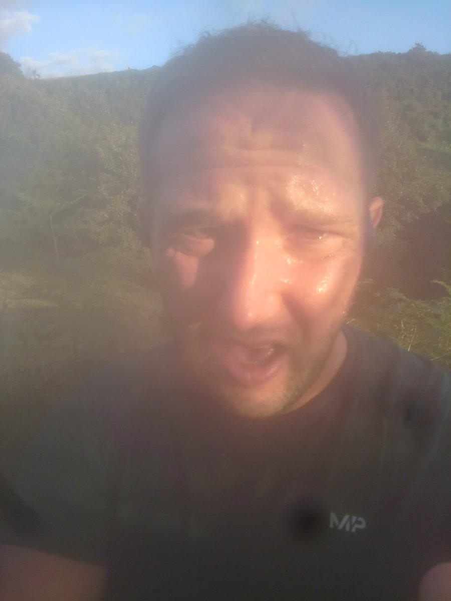 Shirlatov's tweet photo. I'd like to dedicate today's running picture to Mr @ringmattbell #sweatinghell https://t.co/rIKJjxpSGj