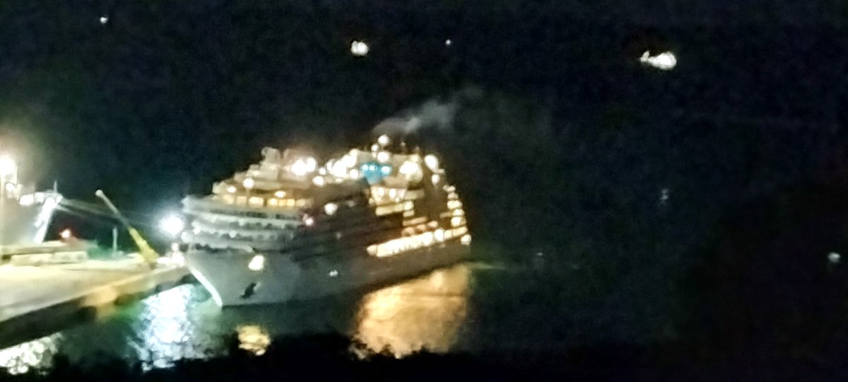 AytonJustyn's tweet photo. 🇧🇸 Seaborne ovation 🇧🇸 in portland port on Sunday 18th September 2022. #portlandport #portlanddorset #Seaborneovation @SeabournCruise https://t.co/uM2l42Tp6L