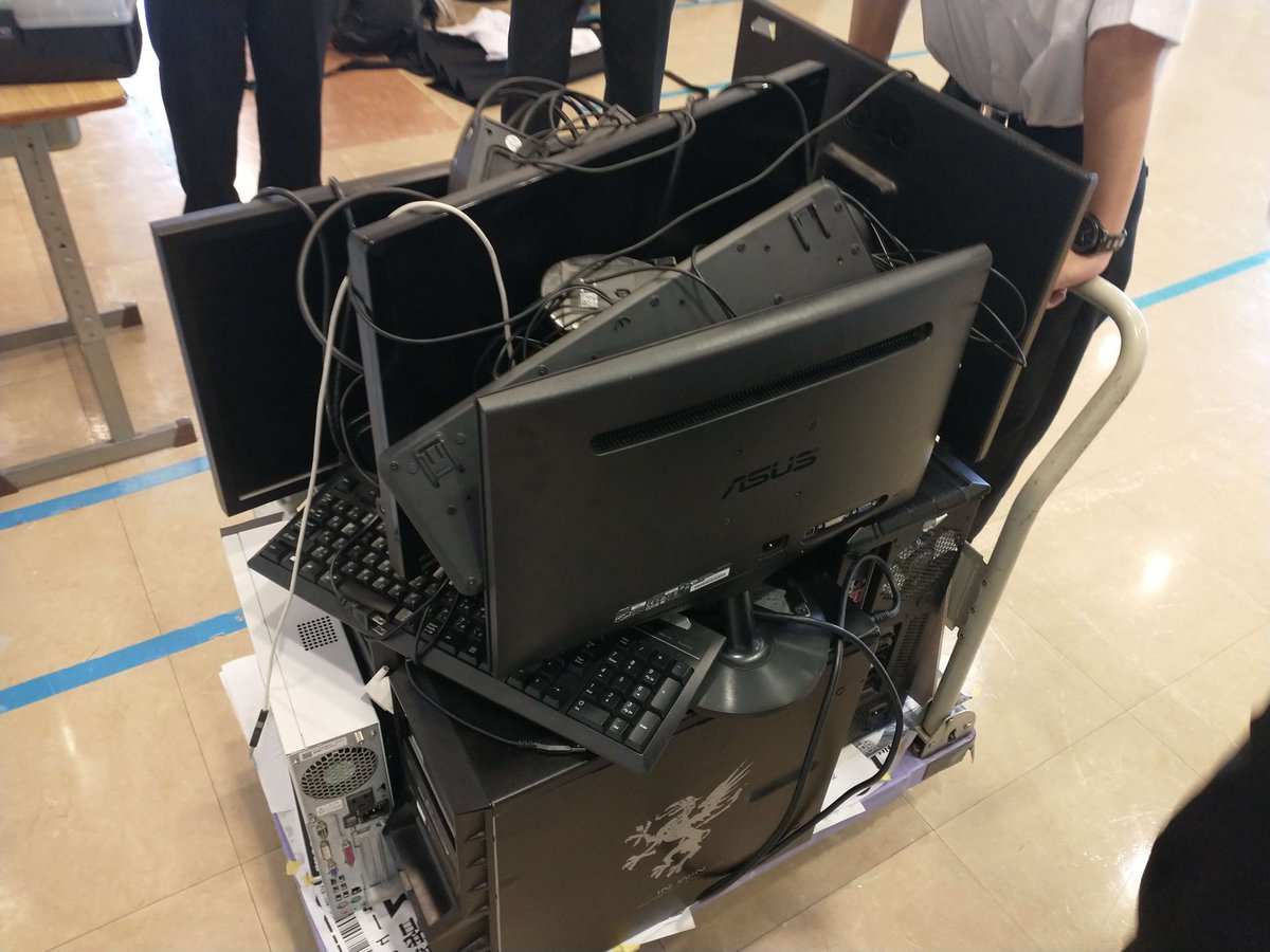 KaijoComputer's tweet photo. 海城第131回文化祭展示「でじたるーむ」撤収完了しました！！！ https://t.co/AHGBuAsXE3