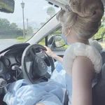 2022年のシンデレラは自分でかぼちゃの馬車を運転!