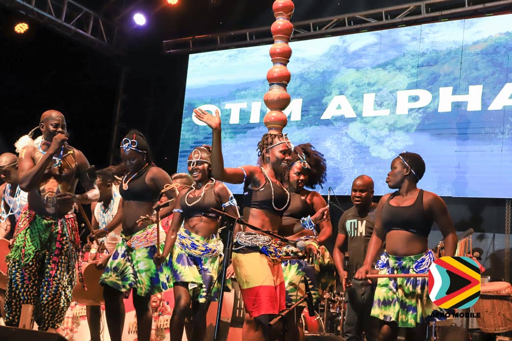 Montez946443061's tweet photo. Representing the Northern ug and ug atlarge #OtimAlpha and the group dancing at #NyegeNyege2022 https://t.co/NDFCf7EckA
