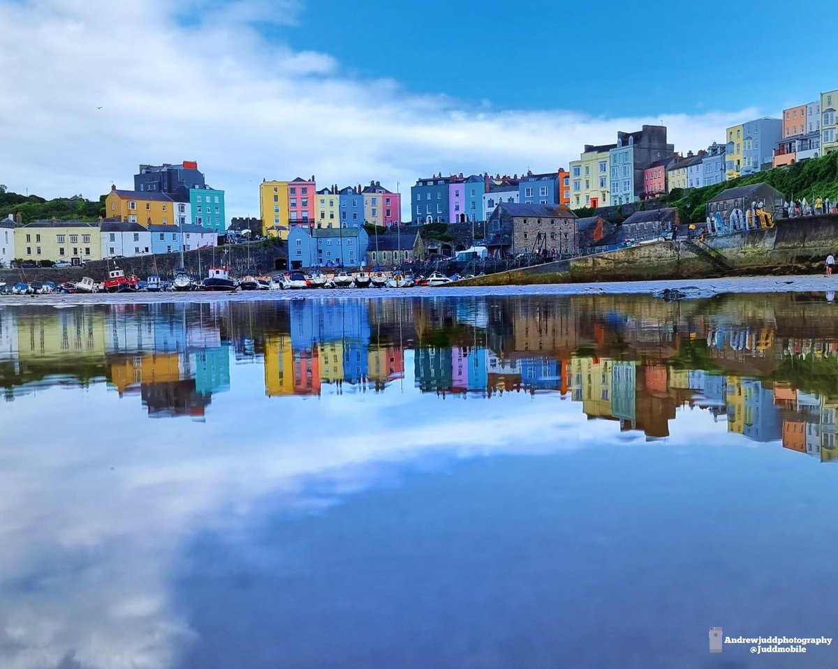 JuddMobile's tweet photo. Reflections in #Tenby taken on Samsung s21 ultra and edited on snapseed #mobilephotography #wales #uk #colours #Reflections  #photography #landscapephotography https://t.co/UAXnzix0m8