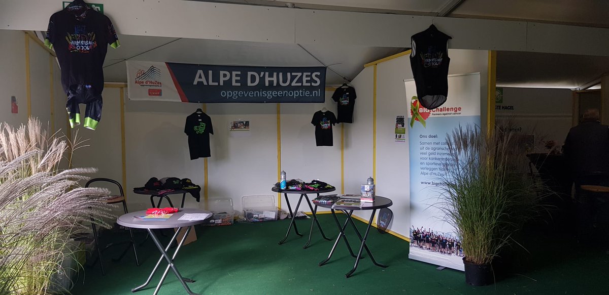 De coole stand is weer klaar voor verkoop vandaag <a href="/AgrarischeDagen/">ADS</a> in #Someren opbrengst 100% <a href="/kwf_nl/">KWFKankerbestrijding</a> <a href="/alpedhuzes/">Alpe d'HuZes</a> en heb je interesse om mee te doen? Loop even binnen!