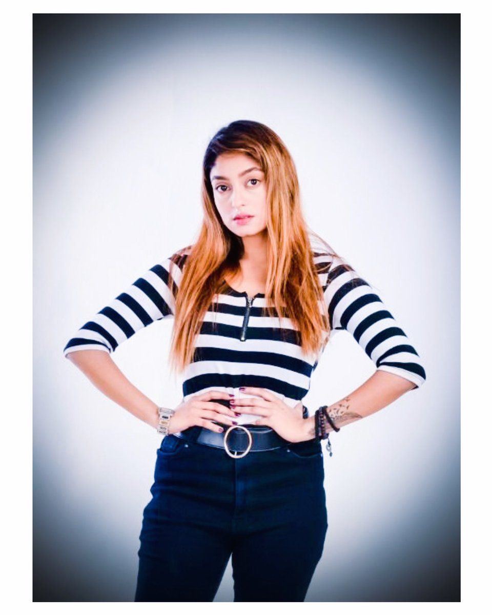 ActressShana's tweet photo. And even when I'm low I still Shine Bright. ✨🪩
📸 : Photoshoot
#shanabhattacharya #actress #actresslife #blessed #photoshoot #shootlife #Tweet #atstudio #standstrong #bollywoodactress #tollywoodactress #modellife #shinebright #selfobsessed #photooftheday #ootd #rockerzgirl https://t.co/MSHQ6B3pHy