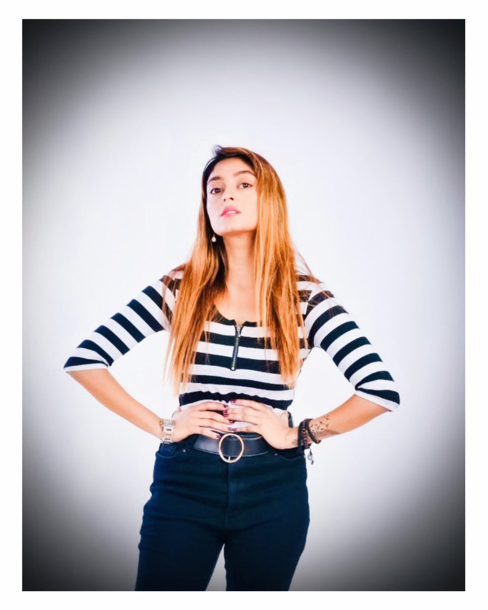 ActressShana's tweet photo. And even when I'm low I still Shine Bright. ✨🪩
📸 : Photoshoot
#shanabhattacharya #actress #actresslife #blessed #photoshoot #shootlife #Tweet #atstudio #standstrong #bollywoodactress #tollywoodactress #modellife #shinebright #selfobsessed #photooftheday #ootd #rockerzgirl https://t.co/MSHQ6B3pHy