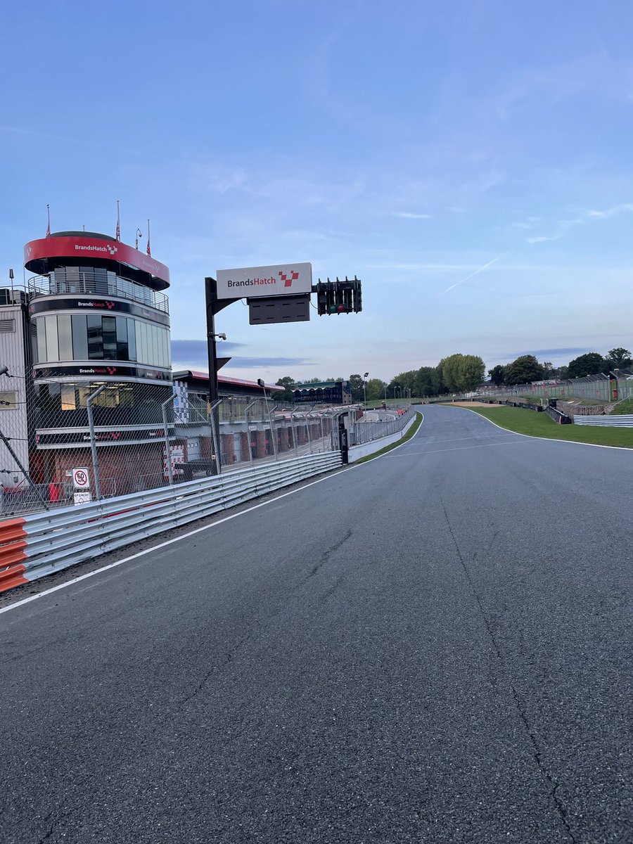 SportsCarChamp's tweet photo. Not long to go until the final race of the 2022 Sports 2000 Championship sponsored by Locks 4 Vans.
The race starts at 12:25 so don’t miss the action.
Listen here https://t.co/88L1ENaWof
#Sports2000 #motorsport #racing #Ford #endurance #FordPowerLive... https://t.co/rCC138lNDl