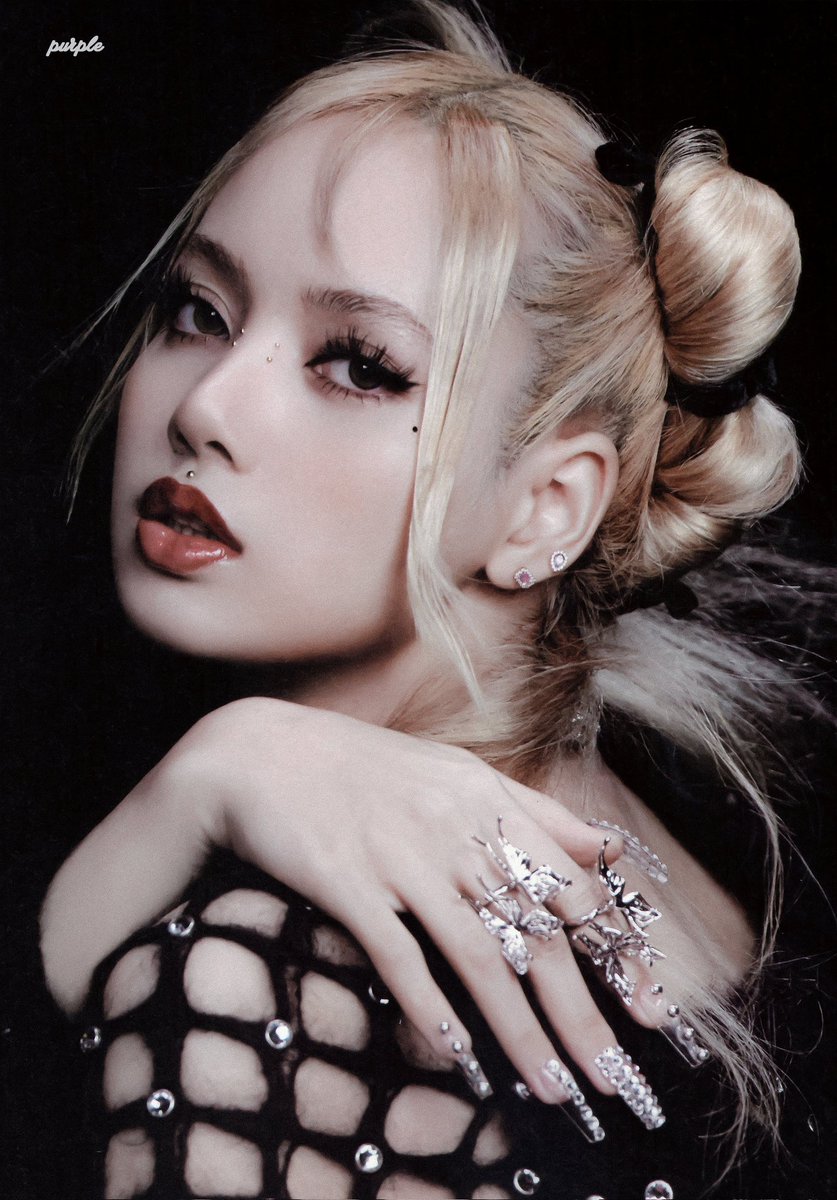 LISANATIONS_'s tweet photo. BILLBOARD @billboard:

"Not to mention Lisa, who usually only handles raps on BP tracks, beautifully sings with a mature, steady delivery, proving that BLACKPINK are truly all-around entertainers."

🔗https://t.co/Om3GxGqjAP

#LISA #LALISA #MONEY https://t.co/SrMFN7SPig