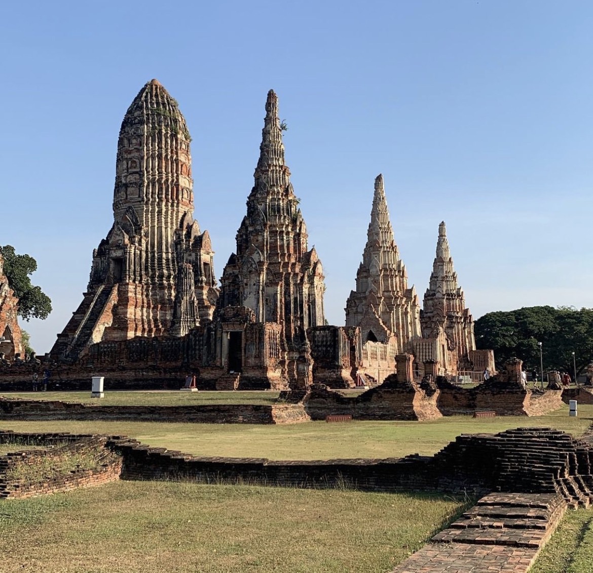 RandomAsia's tweet photo. A must see place in the heart of Ayutthaya. It's amazing 🚗🌳🌲💖✨🚘 One day trip only 399 Baht

More details: https://t.co/UVz0y2e2Kh

#randomtravelasia #thailand #Ayutthaya #WatMahathat #tample https://t.co/7P1cyVZn9g