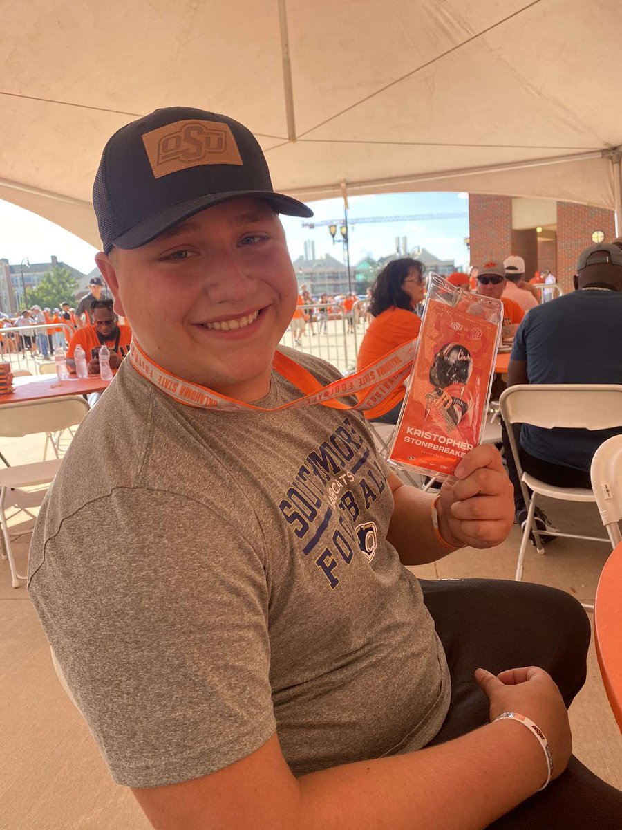 KStonebreaker's tweet photo. Had a great time on my unofficial visit and huge thanks to @CoachZAllen #Gopokes @JakeMonden https://t.co/TdIBTcAWpQ