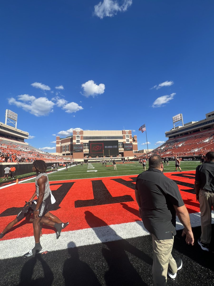 KStonebreaker's tweet photo. Had a great time on my unofficial visit and huge thanks to @CoachZAllen #Gopokes @JakeMonden https://t.co/TdIBTcAWpQ