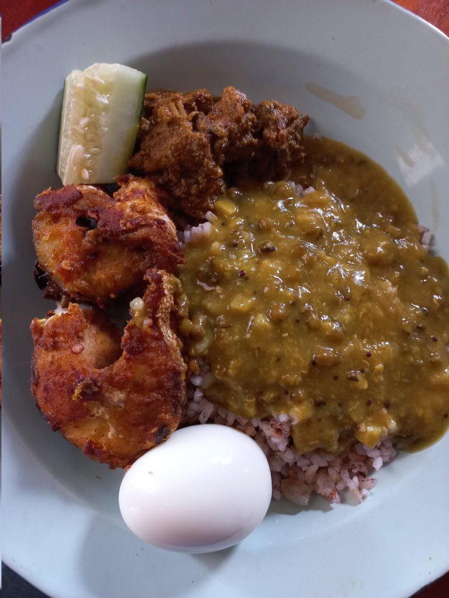 Krishnil_Ram's tweet photo. All local..lovely Sunday lunch! https://t.co/qVifRyO1Zs