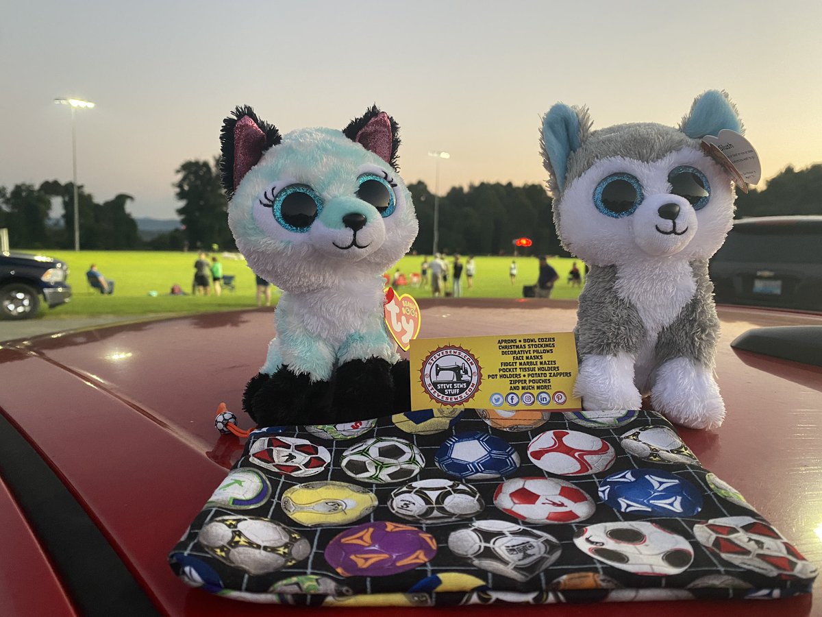 SteveSews2's tweet photo. Atlas & Slush is showing off a soccer zipper pouch at the Whitley County soccer game. Soccer Zipper Pouch this zipper pouch has game plays and soccer balls on it. Great for anyone who loves soccer #Soccer
#tybeanieboos #whitleycounty #whitleycountysoccer
https://t.co/VIOiYO3WjD https://t.co/0aykrbZLpN