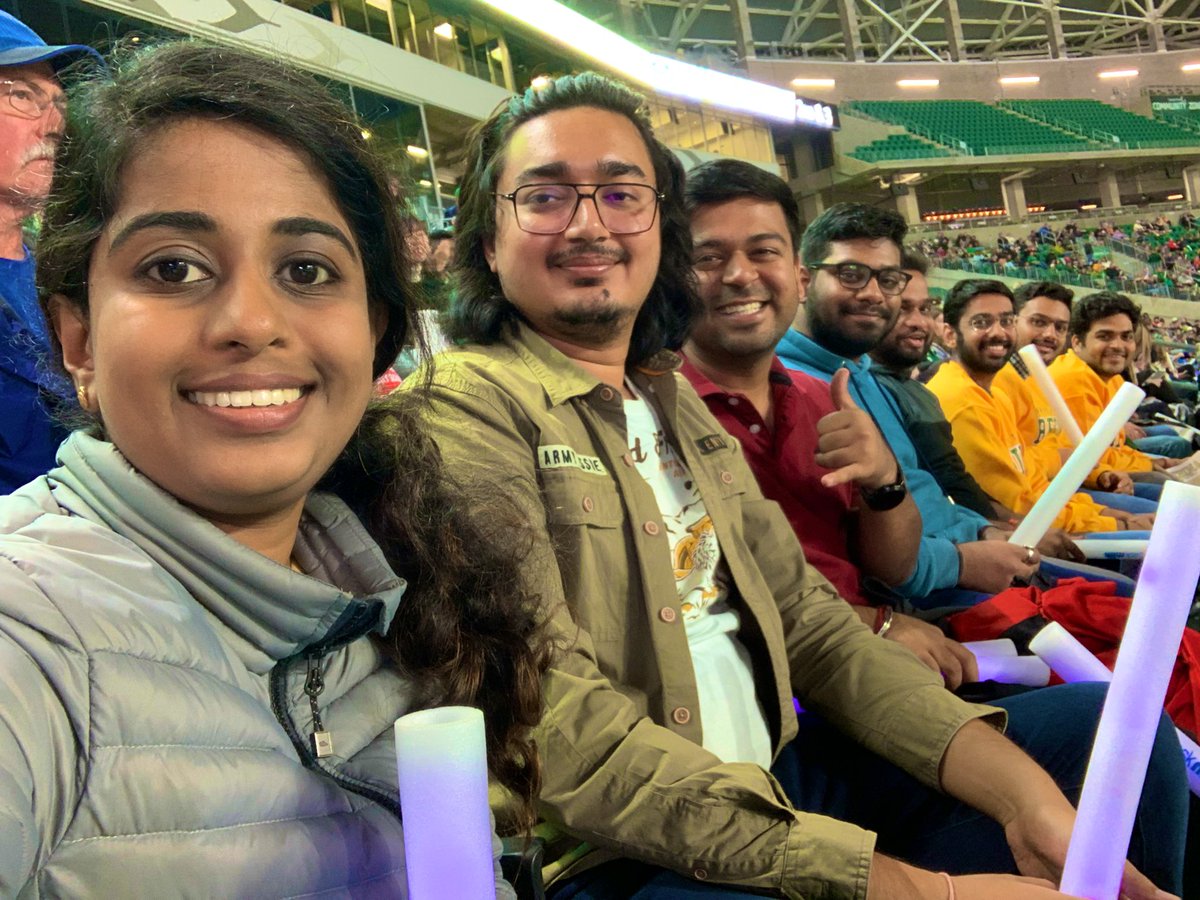 prathee_13's tweet photo. @UofRegina Alumnis enjoying the game tonight! Go @reginarams!! #MosaiacStadium #Uprairiechallenge #REALDistrict #ramsvshuskies #yqr https://t.co/zheAhKNWAd