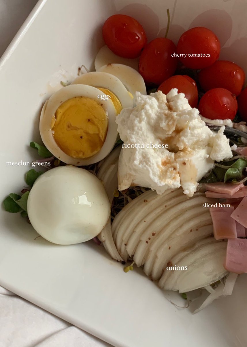 1122inch's tweet photo. ダイエットするフリだけは一丁前な私、最近お家で作って食べてるポケとサラダ。シキョるとペダル費込みで15,000w〜はざらなのでな… 玄米ご飯とリコッタチーズってマジで美味い❕ https://t.co/lYYYajgWrU