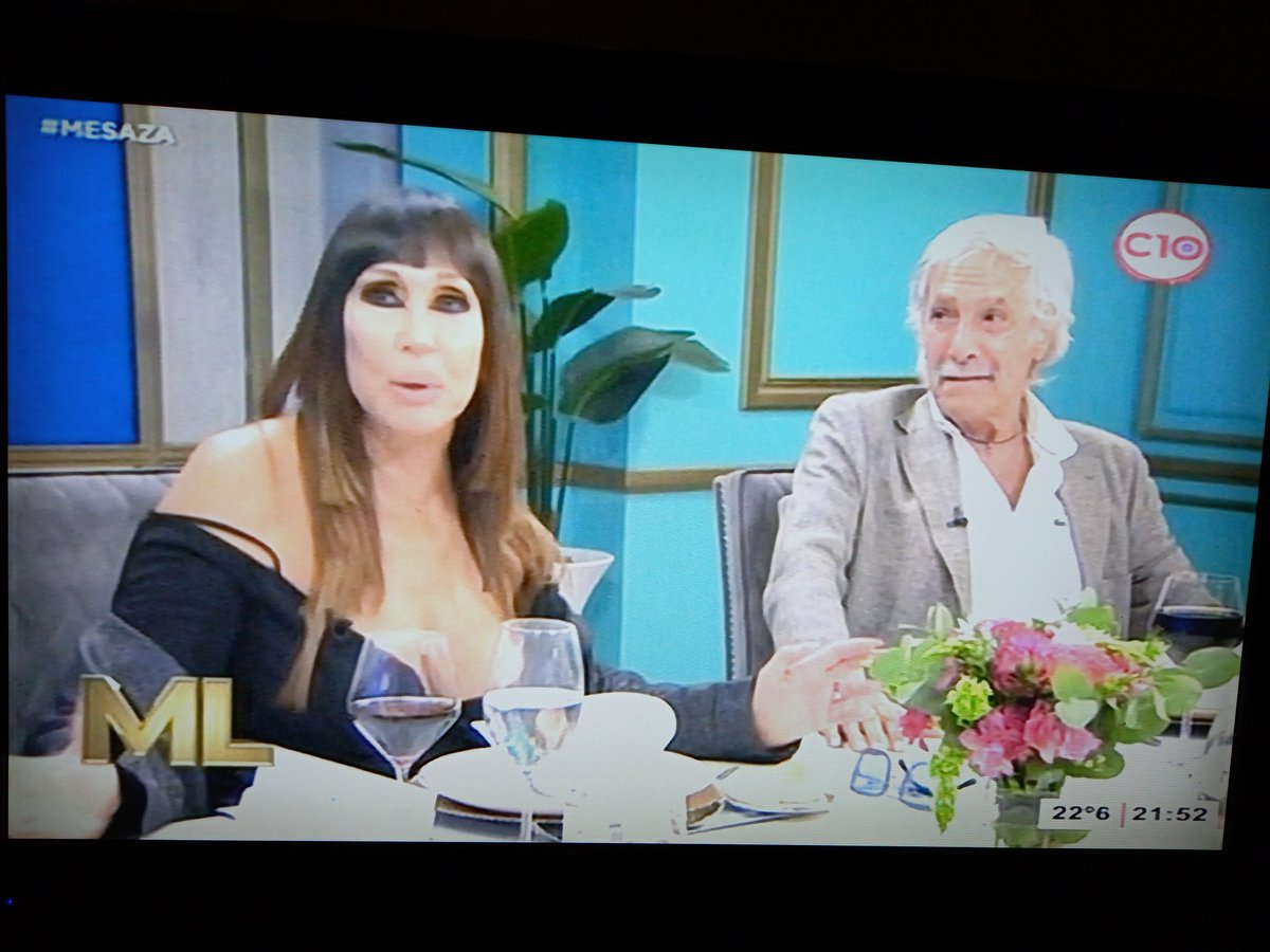 TvVallez's tweet photo. @lamesazaarg @eltreceoficial Quienes #producen #LaNocheDeMirthaLegrand #Mesaza son:
@StoryLabArg @nachoviale
¿Uds creén q ntra adorada @mirthalegrand #Mirtha merecía el "toque" massista con la vulgar Moria? y Galmarini un titere? Y #Baby un #ARRASTRADO envidioso hablando mal de la SEÑORA @vivicanosaok ? https://t.co/i35GLJJ2Vy