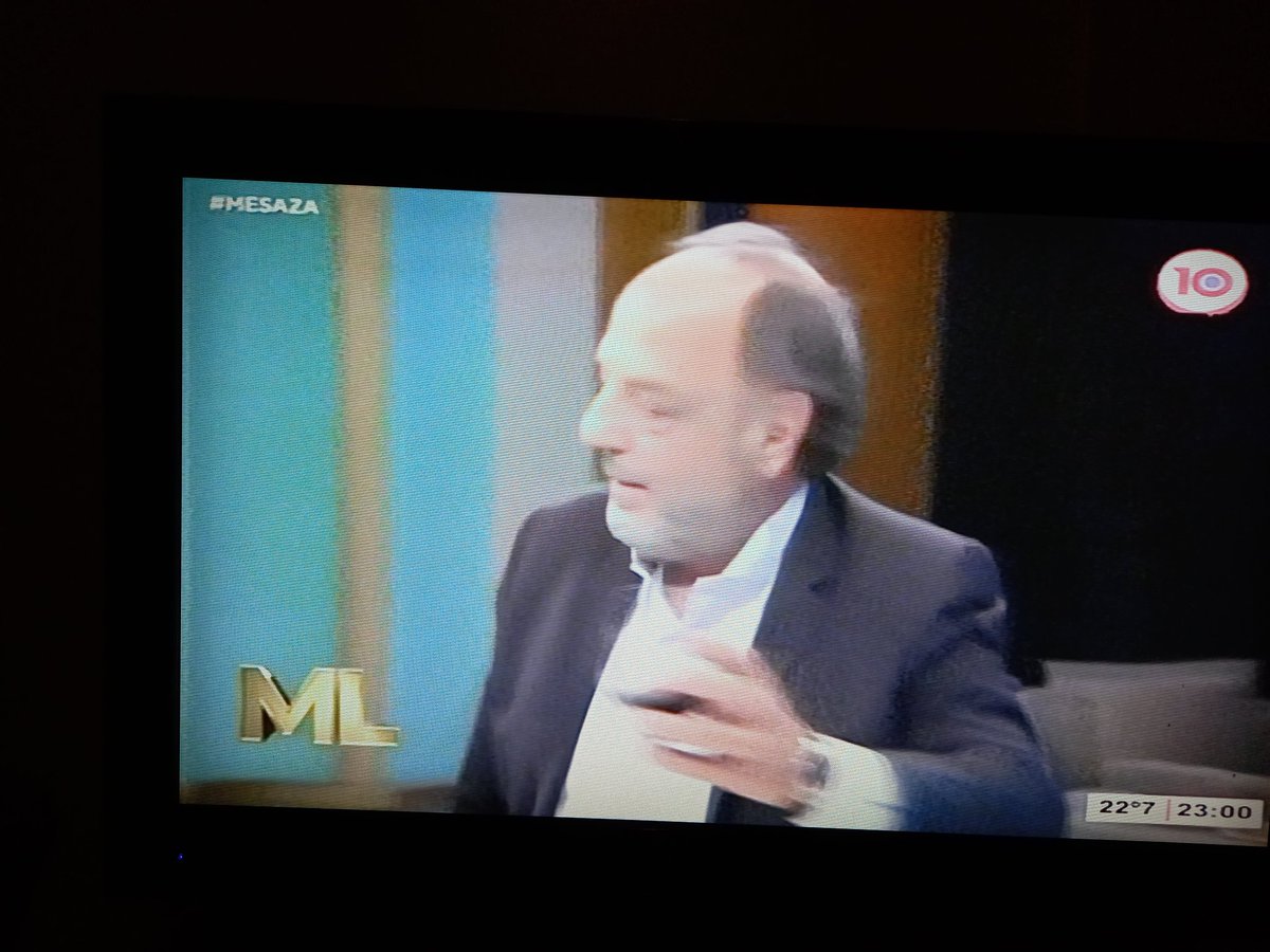 TvVallez's tweet photo. @lamesazaarg @eltreceoficial Quienes #producen #LaNocheDeMirthaLegrand #Mesaza son:
@StoryLabArg @nachoviale
¿Uds creén q ntra adorada @mirthalegrand #Mirtha merecía el "toque" massista con la vulgar Moria? y Galmarini un titere? Y #Baby un #ARRASTRADO envidioso hablando mal de la SEÑORA @vivicanosaok ? https://t.co/i35GLJJ2Vy