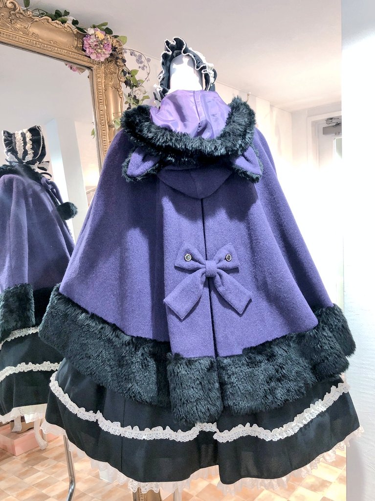 メタモルフォーゼ ヘルマンマント （黒×金刺繍） | cantodaspiscinas