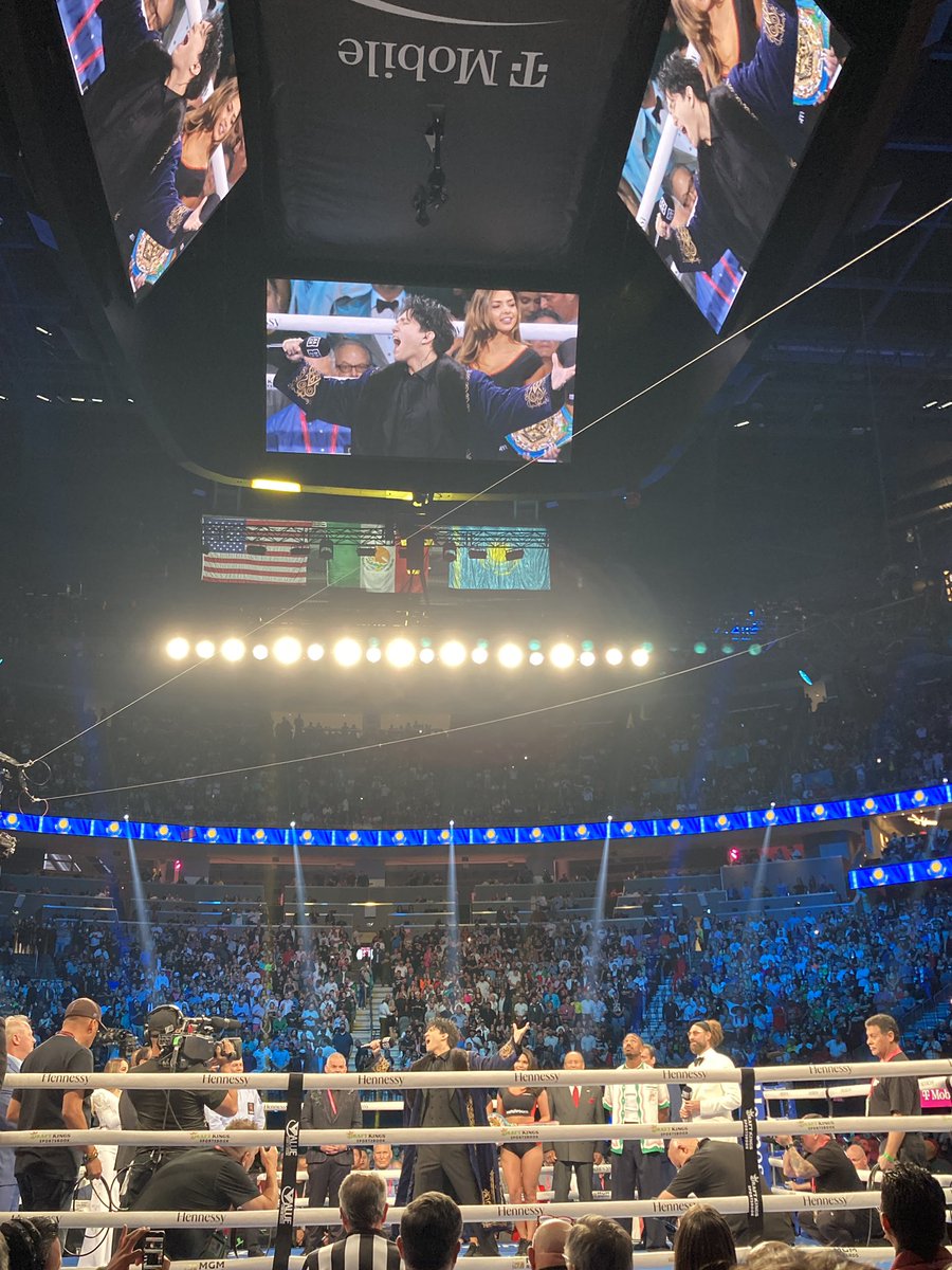 gregbeacham's tweet photo. This man just absolutely crushed the Kazakh national anthem. Seriously, nobody has gone harder on an anthem since Whitney Houston. https://t.co/29tQGvPC2n