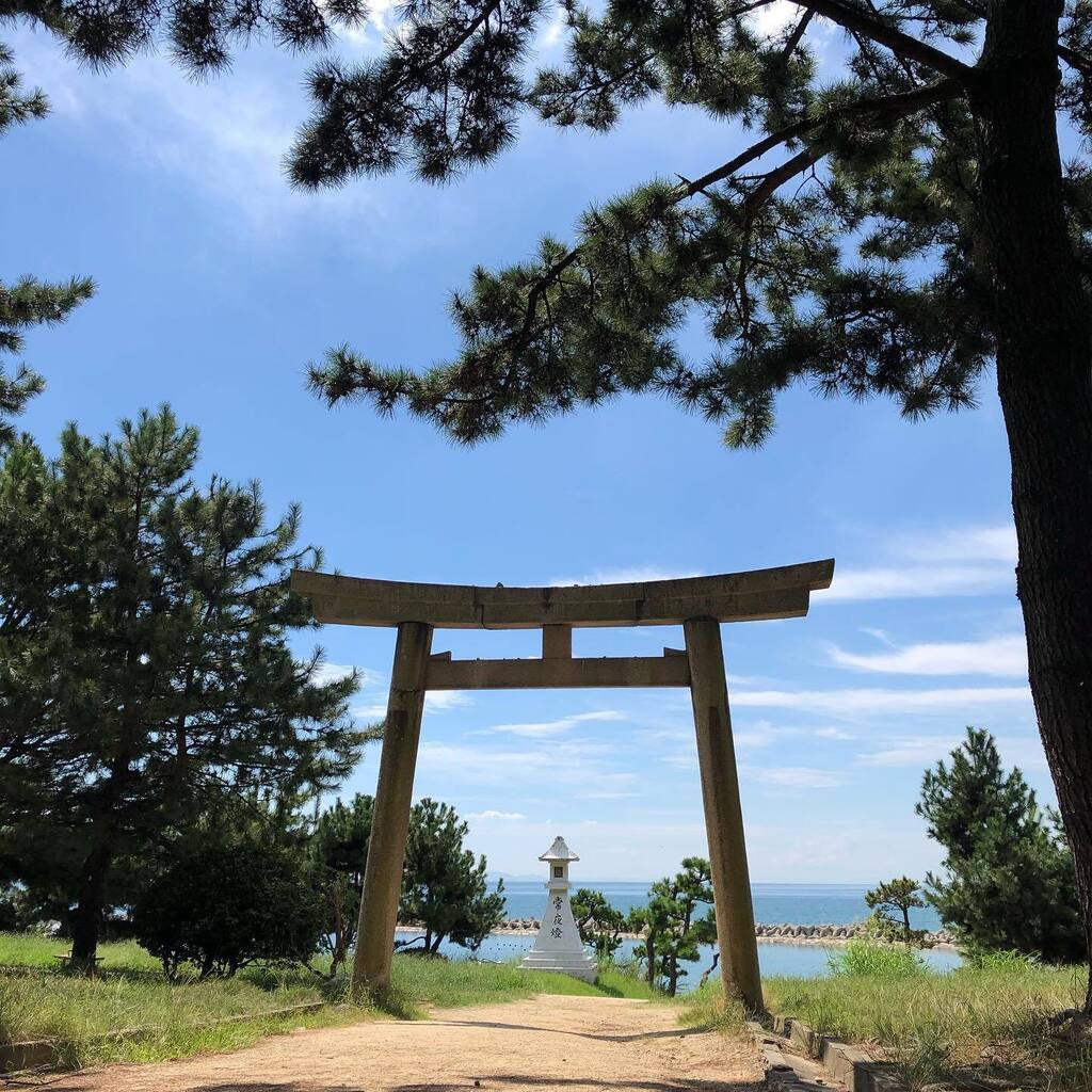 海はいいなぁ〜

癒し。
少しの時間なのに、リフレッシュ。

#オトナの遠足 
#魚住住吉神社 
#石屋神社 instagr.am/p/Cioc_Q5vhj1/