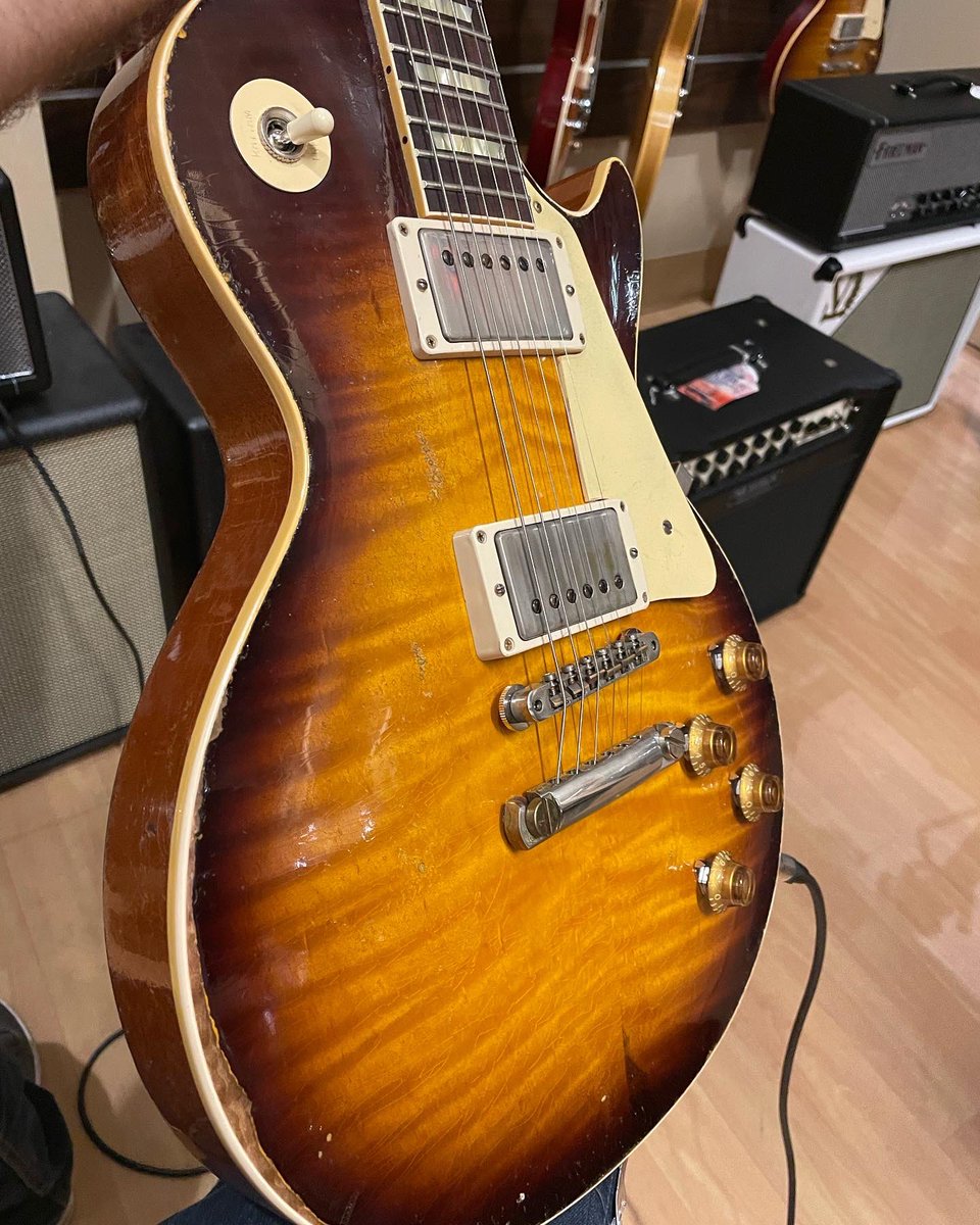 jaymzscott's tweet photo. #murphylab test drive @gibsonguitar @CustomGibson #murphyaged #gibsonlespaul https://t.co/Oxt5glR18V