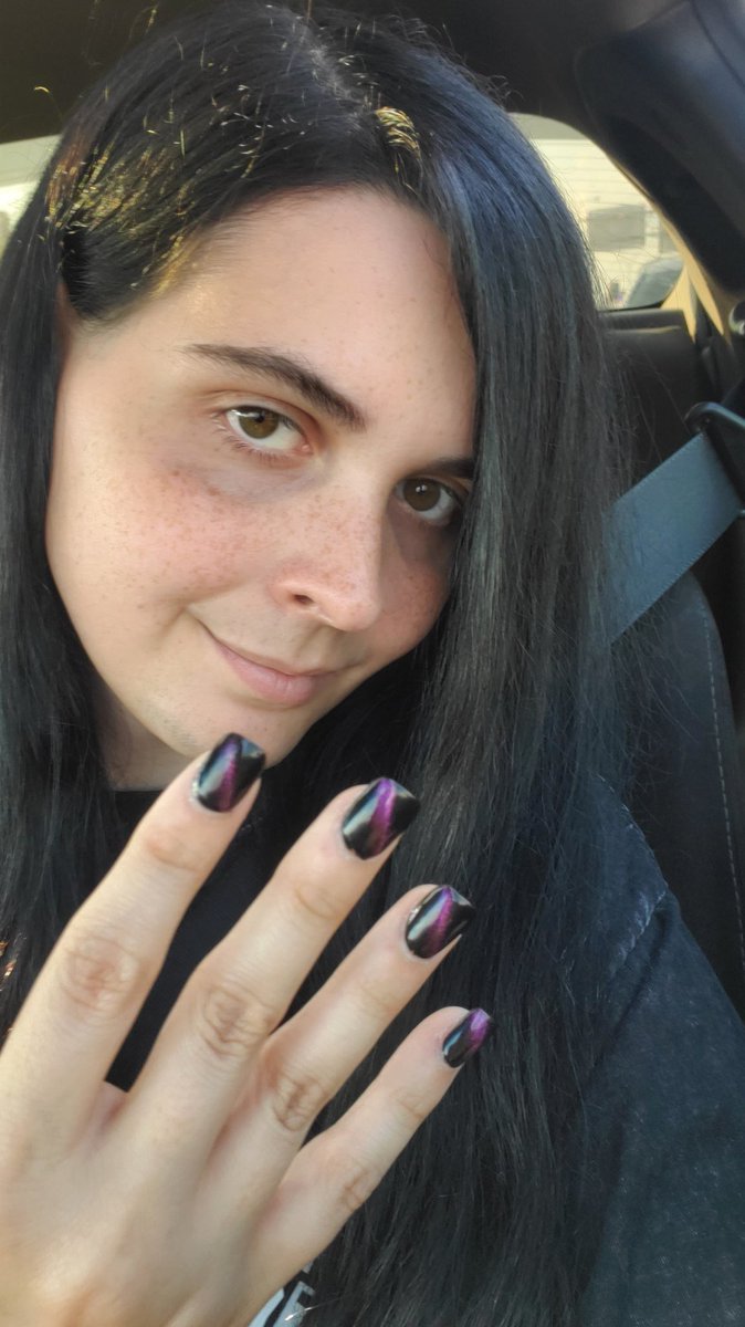 Doughnut_Lady's tweet photo. Yay new nails. https://t.co/P6mapBg8mO