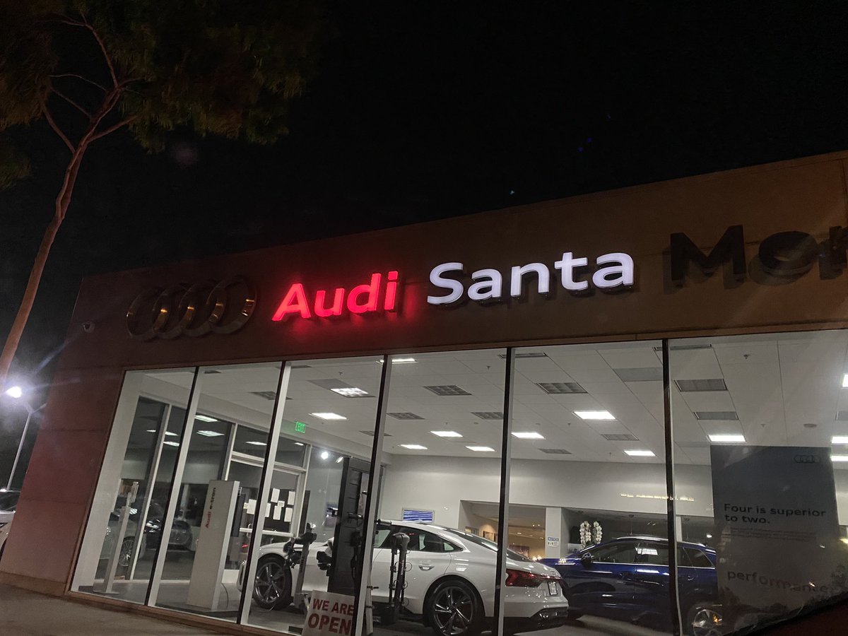 ryolsty's tweet image. When people in the South see Santa