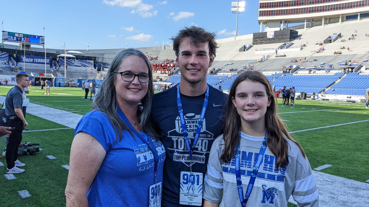 NickolasTroemel's tweet photo. Thank you @FBCoachBankins for inviting my family up for a visit! Can’t wait to be back! https://t.co/fHFb5fJqJn
