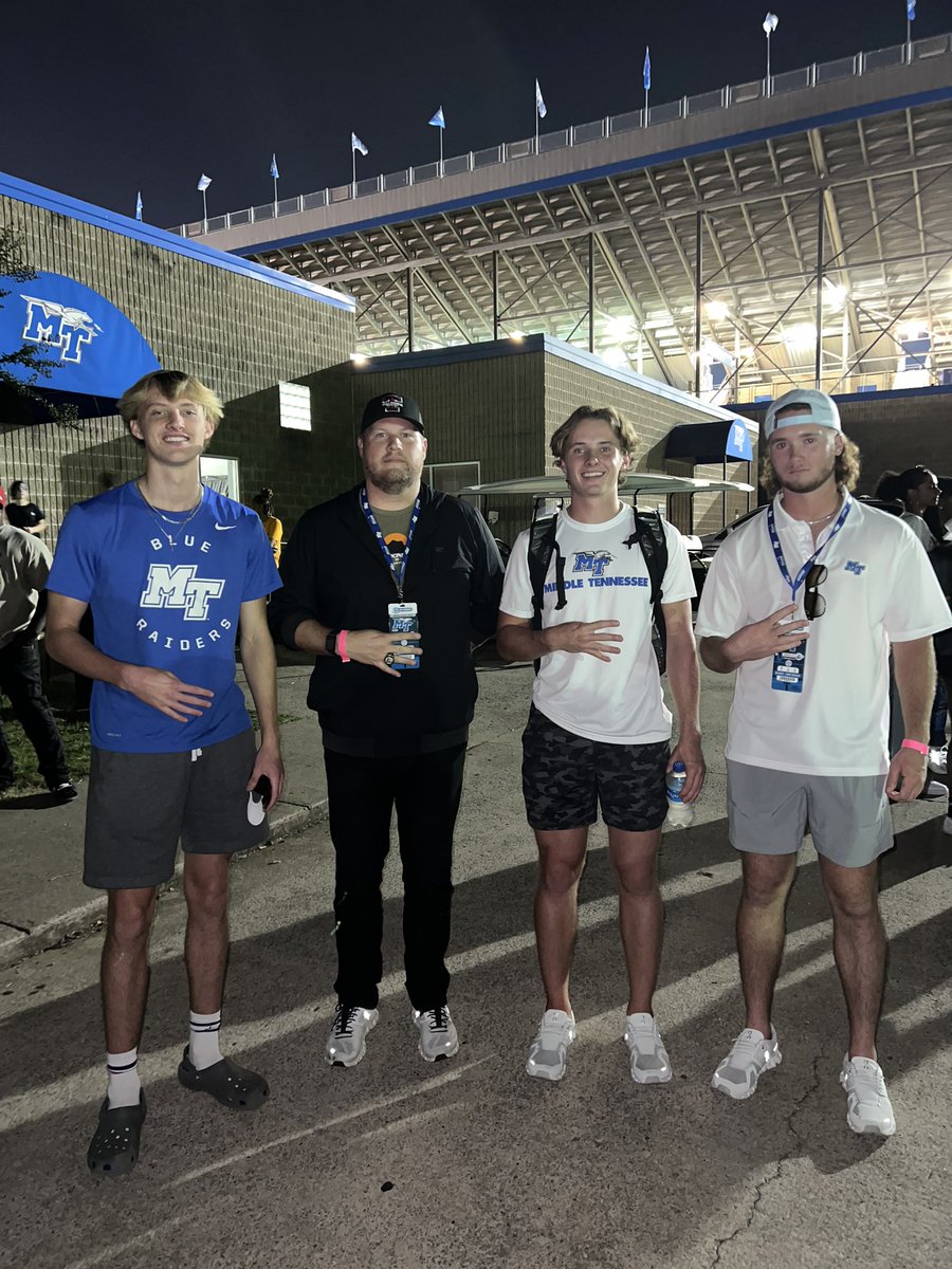 Michael Holiday tweet media