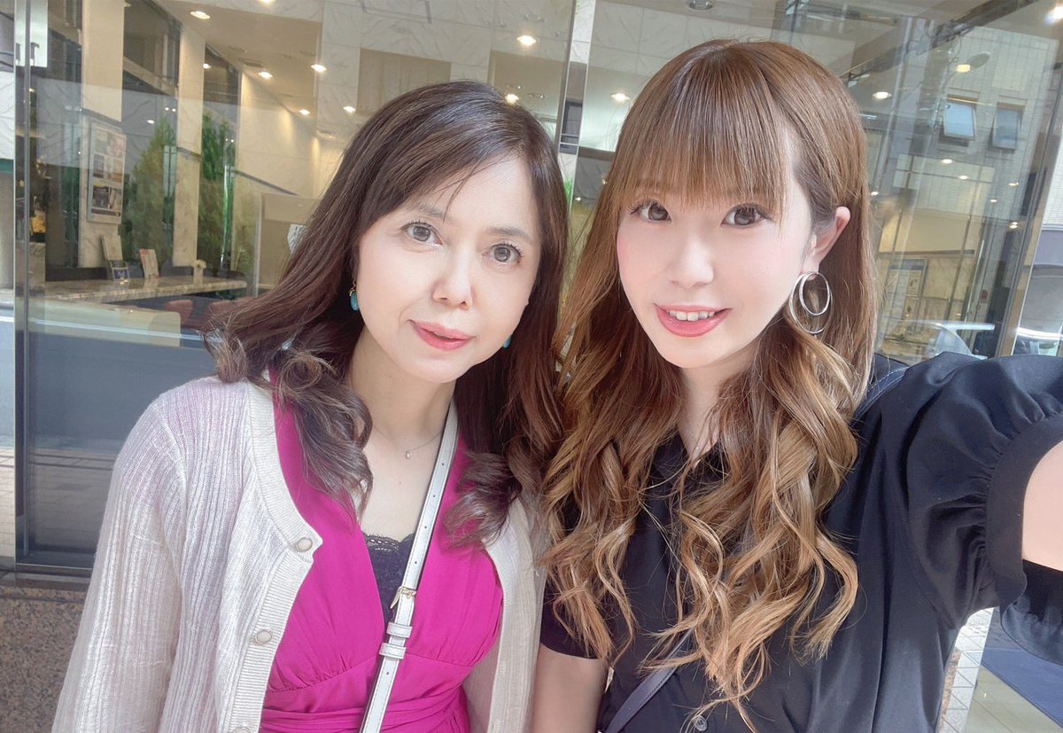 ktkn59's tweet photo. Leadのライブ夜公演いってきた💛
とっても楽しかった~~~♥
お母さんが毎回楽しそうで娘は嬉しい🫡友達がほぼいない中ほっしーにめちゃくちゃ久しぶりに会えてよかった😍
💓明日飛行機飛ぶかな🫠🫠 https://t.co/SwzoJRWhjz