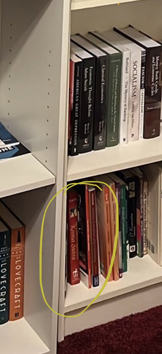 Unalibertaria's tweet photo. @portilla_montse @cl7martinez Coincidiremos en el libro?? 😅 https://t.co/c05zexvL6Z