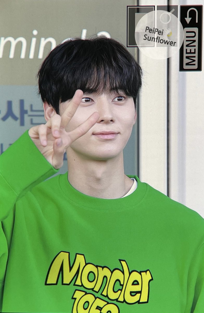 peisunflower's tweet photo. 220918 ICN 출발 ✈️

#황민현 #민현 #HWANGMINHYUN https://t.co/mk7maVEwoO