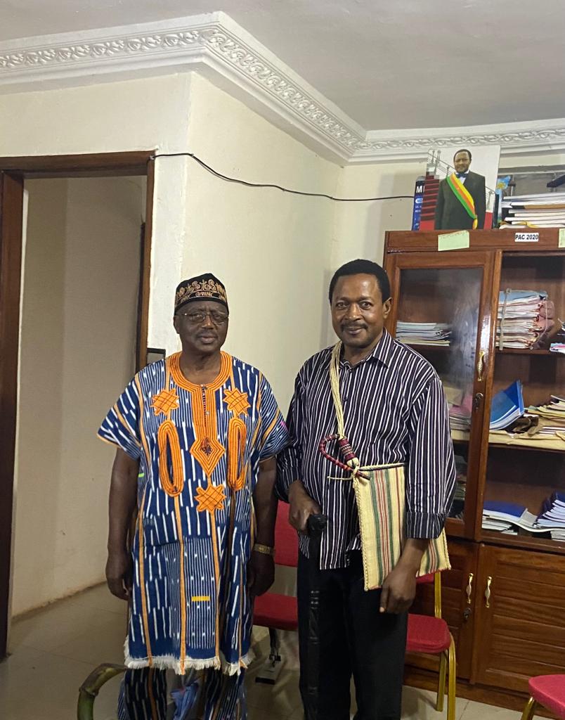 AndekCouncil's tweet photo. His Majesty the FON, who  was accompanied by the Chairman of Andek Traditional Council, the President General of the Village Development Association and a senior Quarter Head of the village, retired DO Ndifon David, said they came to visit the Mayor as a son of his village. https://t.co/HMhgTLMeyz