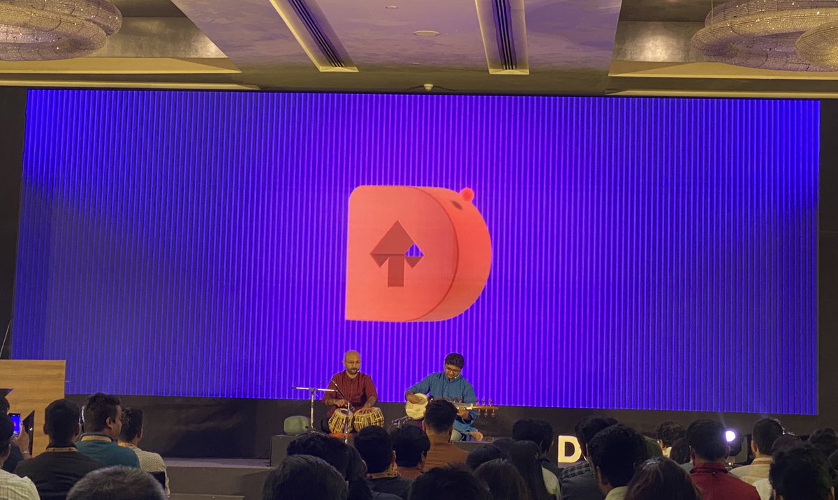 sarv_ux's tweet image. Day 2: Begins with musical waves 🪘🪕 😊 #DesignUp22 #NetworkIsNetWorth #designersconnect #zoho