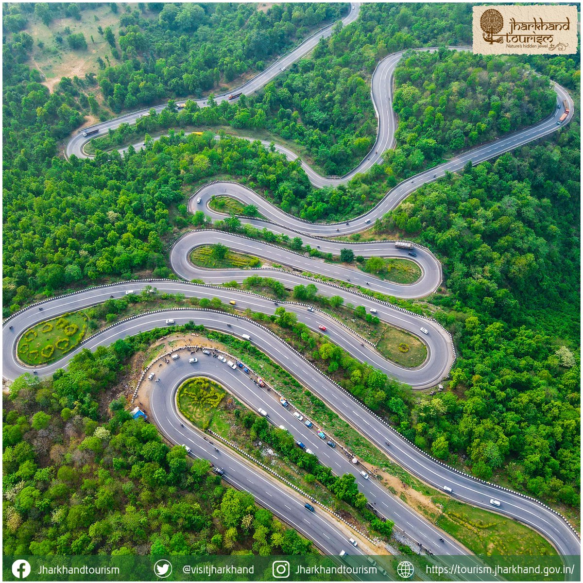VisitJharkhand's tweet photo. Soaring on the twisted slant for captivating eyes to the scenic beauty of The Patratu Valley is a thrilling experience. The vibrant foliage is the allure to this place. 

Go on and glide to the essence of flora to sooth your soul.
#DekhoHamaraJharkhand @HemantSorenJMM https://t.co/OsF8V8ZkFQ