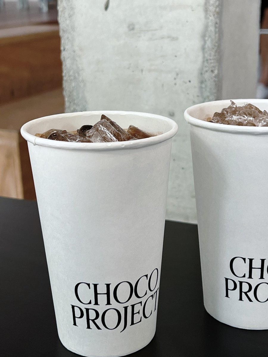 ajarofjamm's tweet photo. Choco Project, BKK ร้านช็อกโกแล็ตสุดเท่ ให้ฟิลเกาหลีเกาใจ ร้านเปิดเป็น Pop up store แค่ 2 เดือนนะค้า รีบไปกันๆ มู้ดดีมากก รสชาติก็เจ้มจ้น ถูกใจ Chocolate lover แน่นอน~
เปิด: 10.00-17.00 น. (ปิดวันพุธ)
พิกัด: ซอยสุขุมวิท 32
#MissJReview #คาเฟ่ทองหล่อ #รีวิวคาเฟ่ #cafebkk https://t.co/6hzumtuhUF