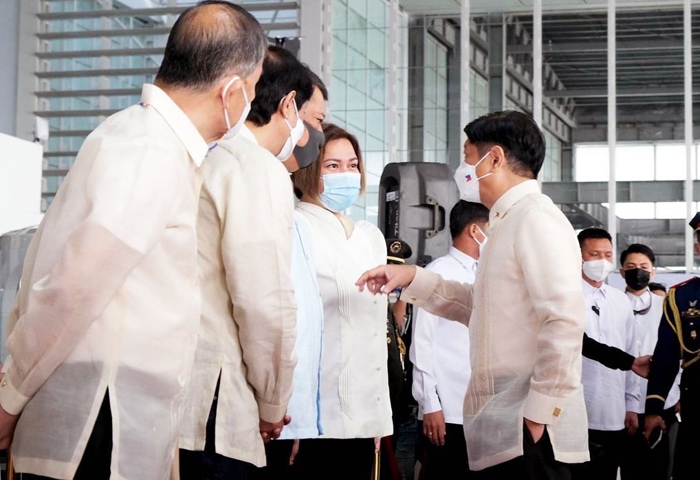 bongbongmarcos's tweet photo. Layunin nating magsilbing boses ng ating bayan sa pandaigdigang komunidad at bumuo ng matibay na kooperasyon sa gobyerno ng iba’t ibang bansa tungo sa iisang hangarin na mamuhay ang lahat nang payapa at may dignidad. https://t.co/53ibESgSv2