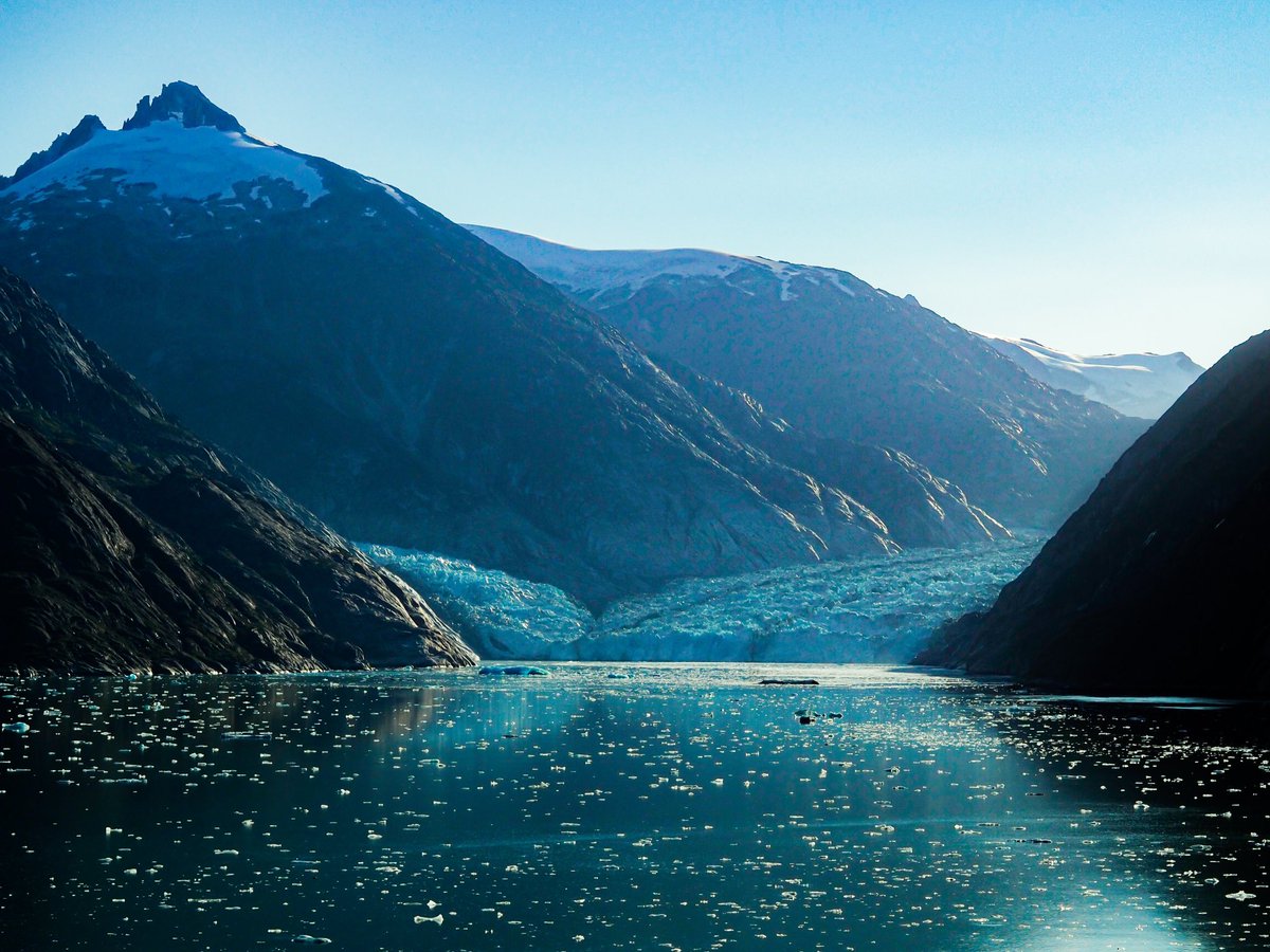 thunvet73's tweet photo. เห็นกลาเซีย(Glacier)กับตาตัวเอง ครั้งแรกในชีวิต ❄️🗻
ถ่ายรูปด้วยฝีมือเราเอง
อีก10ปีข้างหน้า จะเหลือแค่ไหน ถ้าไม่รีบไปสักครั้งในชีวิต
#ครั้งหนึ่งในชีวิต #Glacier #alaska
#alaskatrip #บันทึกอายุ31 https://t.co/Dp07OK5dwz