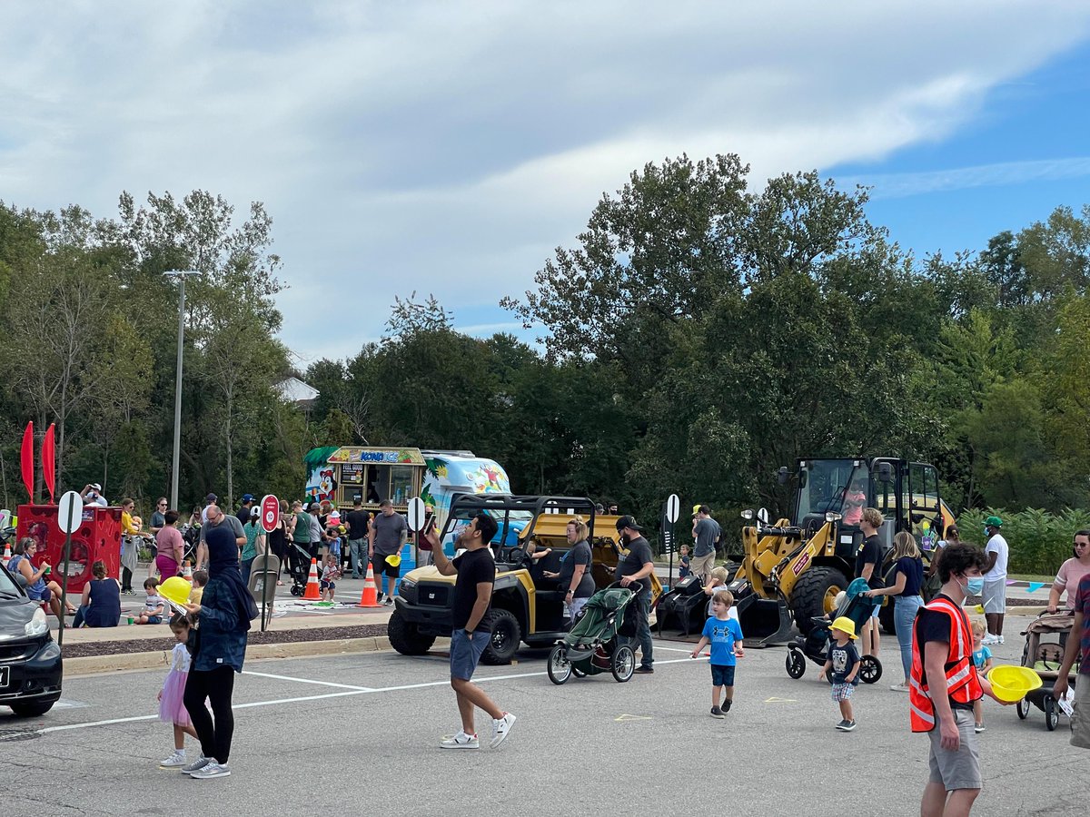 It's almost here!!! MoveItDigItDoIt at #theICM is taking over the parking lot by the museum on  Sept 25 from 10am to 3pm! Hard hat not required! 👷 👷‍♂️ Visit the event page of our website for more details!