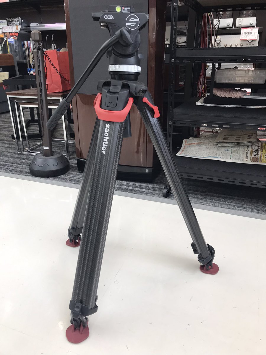 hard_sendaiarai's tweet photo. ザハトラーのカーボン3段3脚システム、flowtech75が入荷しました〜!!✨️
雲台は同じくザハトラーのAce XLです!!
実用性抜群な3脚セットです!!
是非チェックしに来て下さい!!
#ハードオフ仙台荒井店
#sachtler #flowtech75 #acexl
#カメラマンさんと繋がりたい
#カメラ好きな人と繫がりたい https://t.co/QRBYNXBTAg