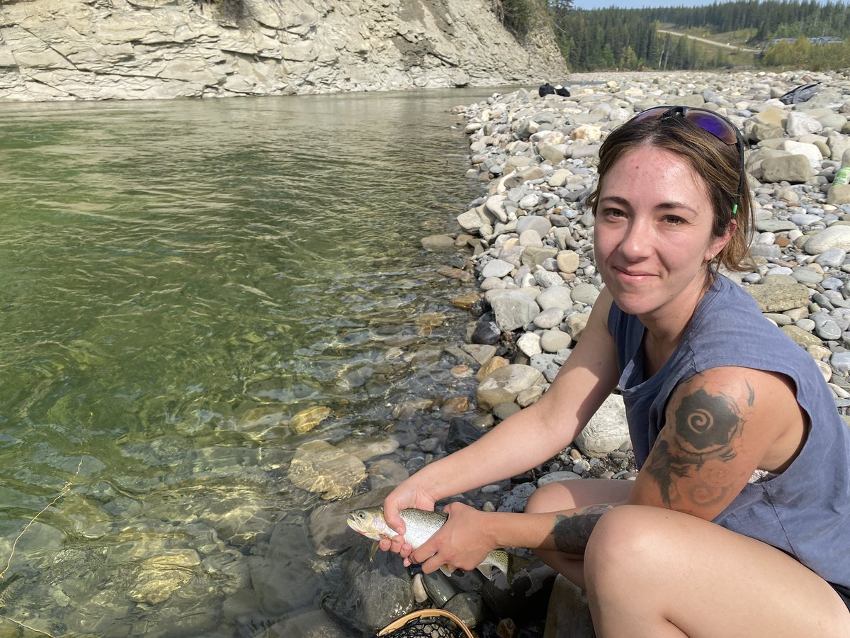 realcountrygrl_'s tweet photo. Iโm 32 years old, a single Mother with two kids. My Father immigrated from Germany and my Mother from Mexico, was born here in Canada. Because of the vaccine mandates, I almost lost my job and my studies. Trudeau says Iโm a racist, extremist and a fringe minority. #TrudeaMustGo https://t.co/R710QJKN3V